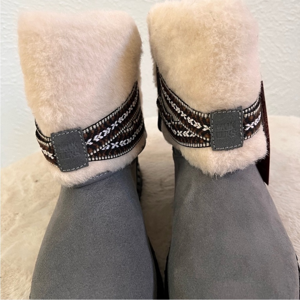 NWT Muk Luks gray cream faux fur winter boots - Picture 2 of 10